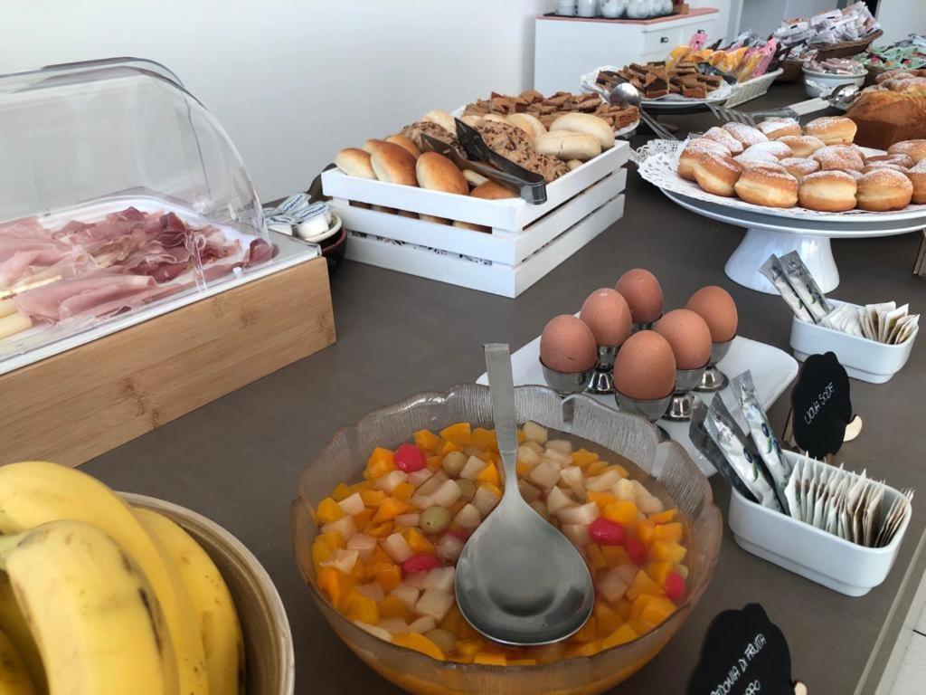 Hotel Flying 페자로 외부 사진