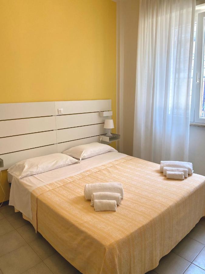 Hotel Flying 페자로 외부 사진