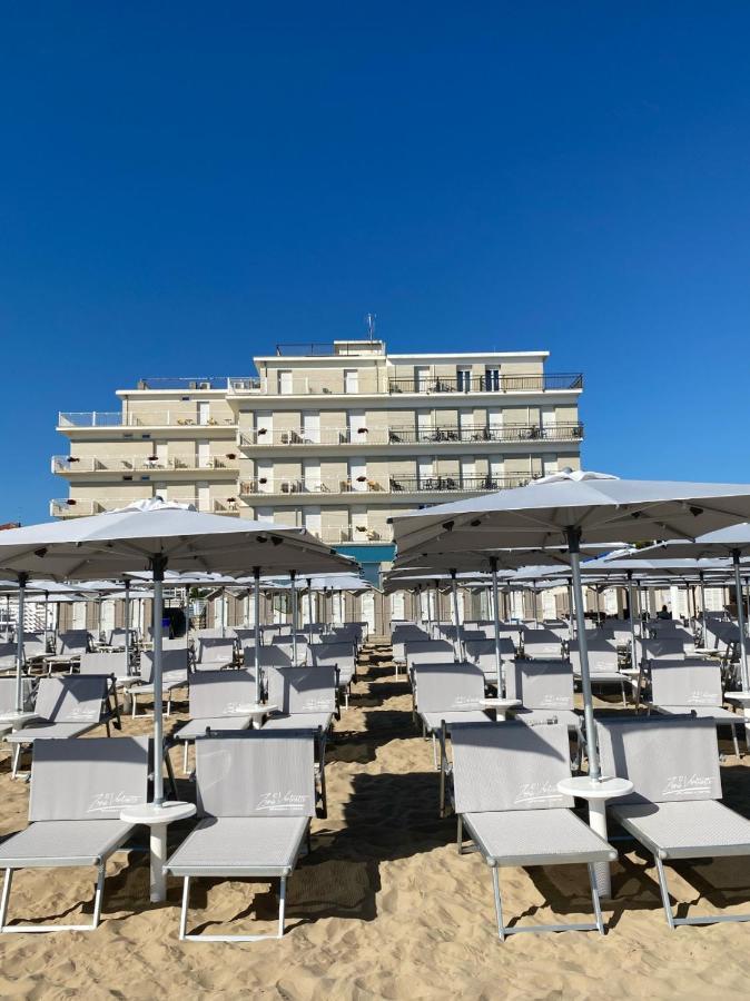 Hotel Flying 페자로 외부 사진